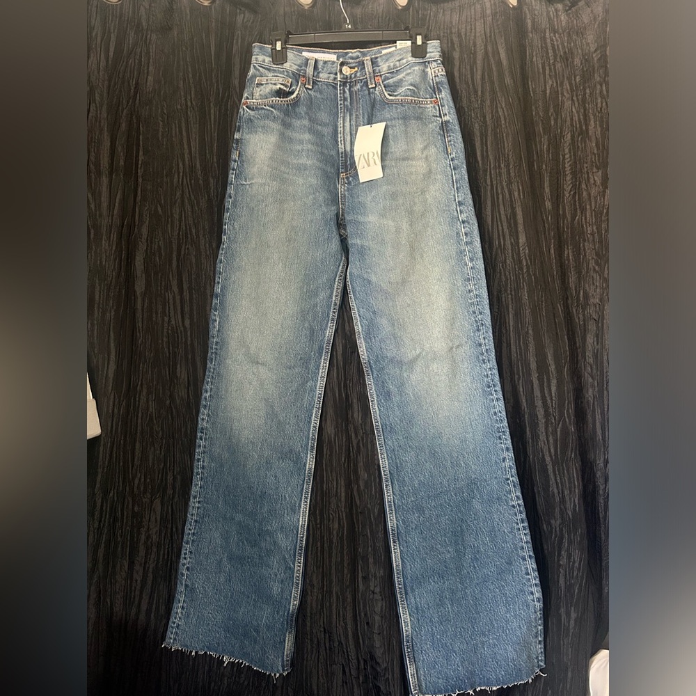 Zara Wide Leg - size 6 jeans- New with Tags/Never Worn